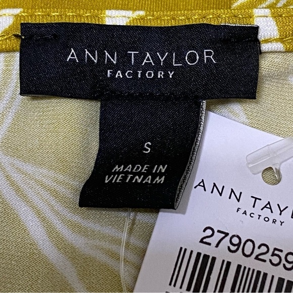 Ann Taylor Mustard Yellow Sleeveless Blouse Small NWT Floral Leaf Print Summer - Picture 5 of 7